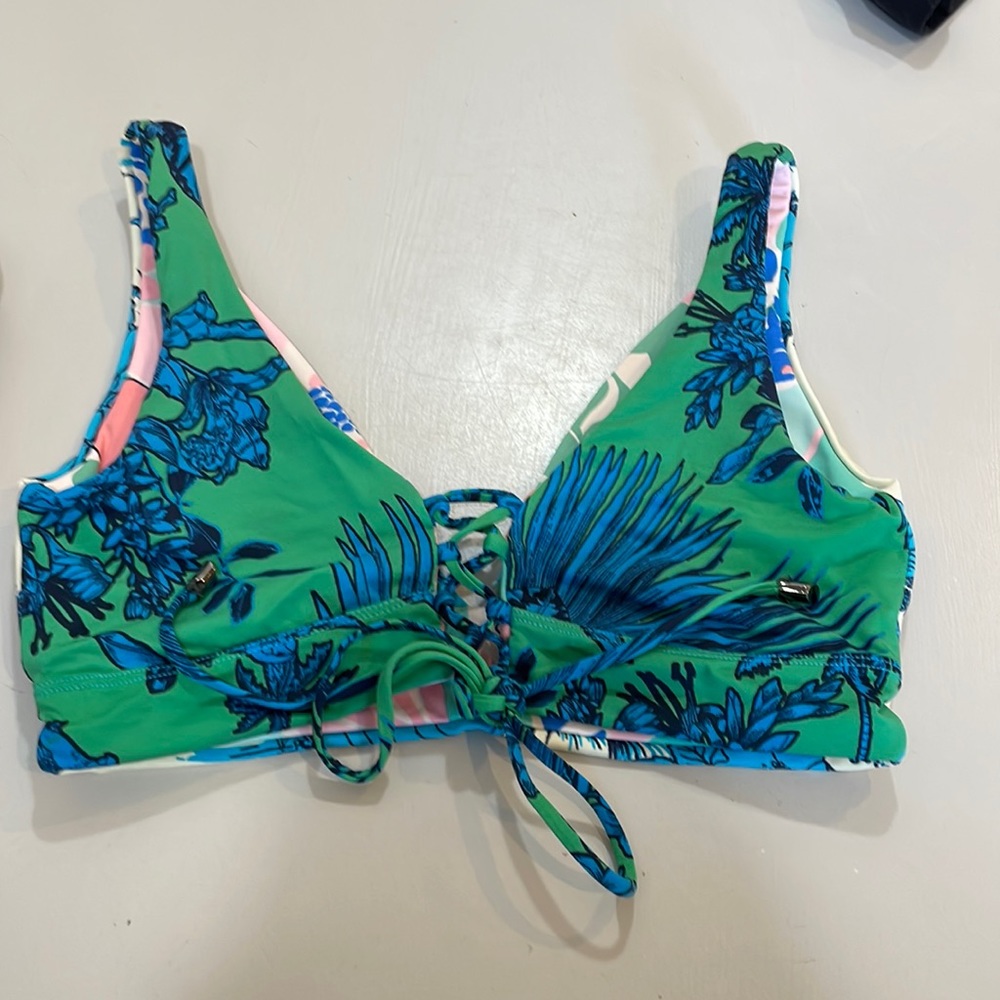 I’m selling a maaji 4 way reversible top